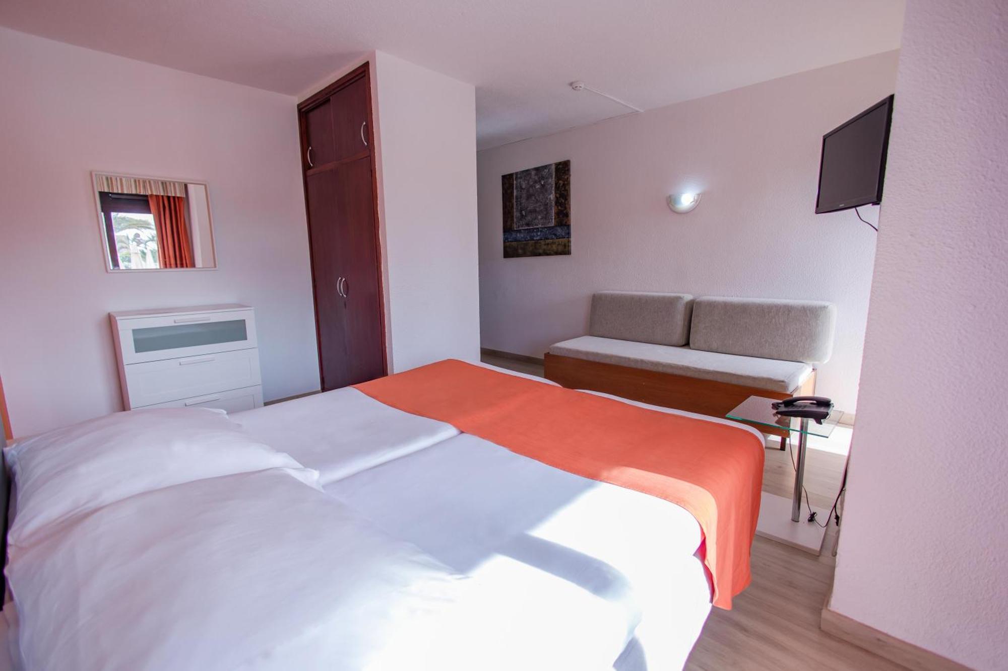 Servatur Caribe Aparthotel Playa de las Americas (Tenerife)