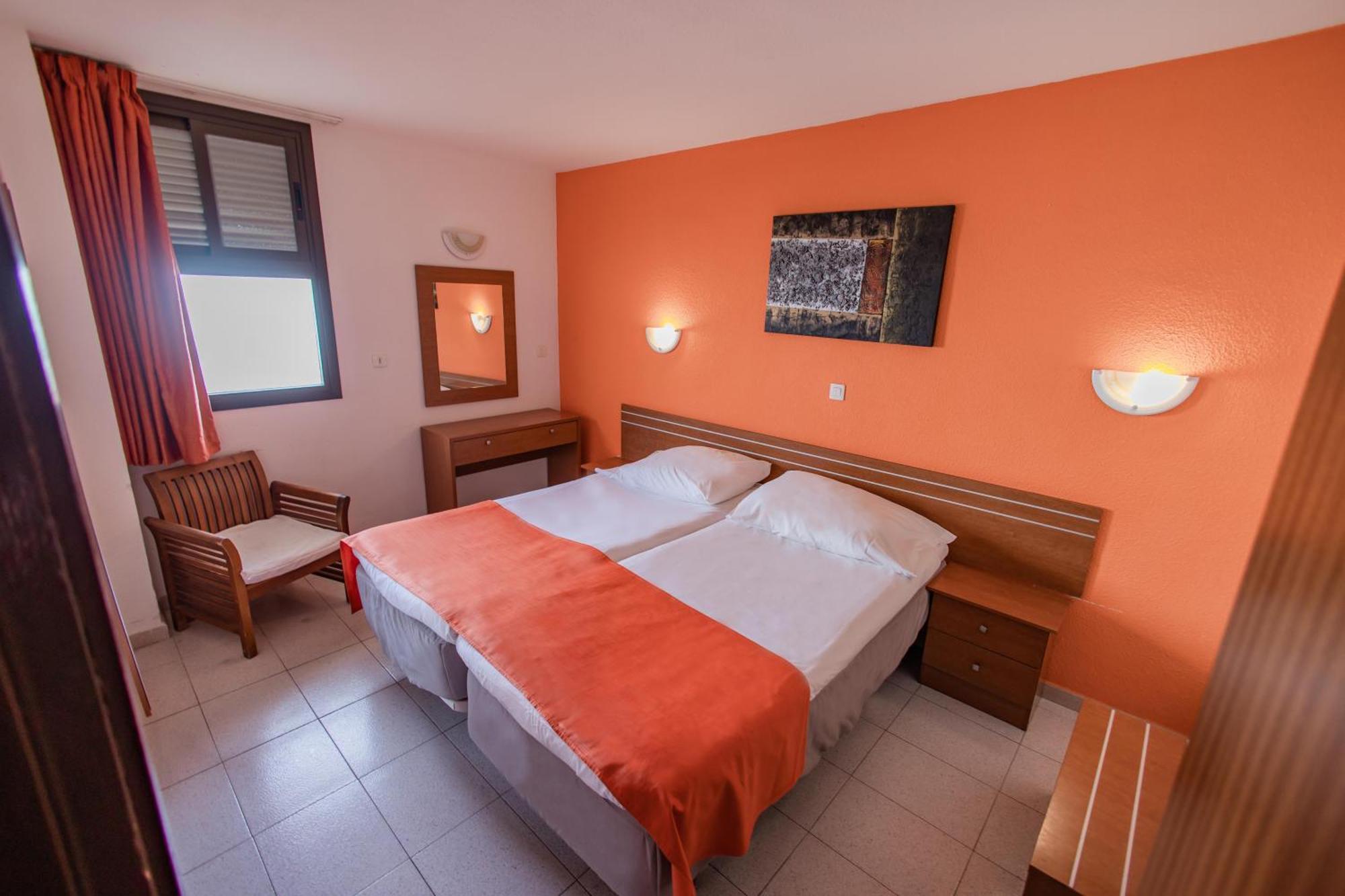 Servatur Caribe Aparthotel Playa de las Americas (Tenerife)